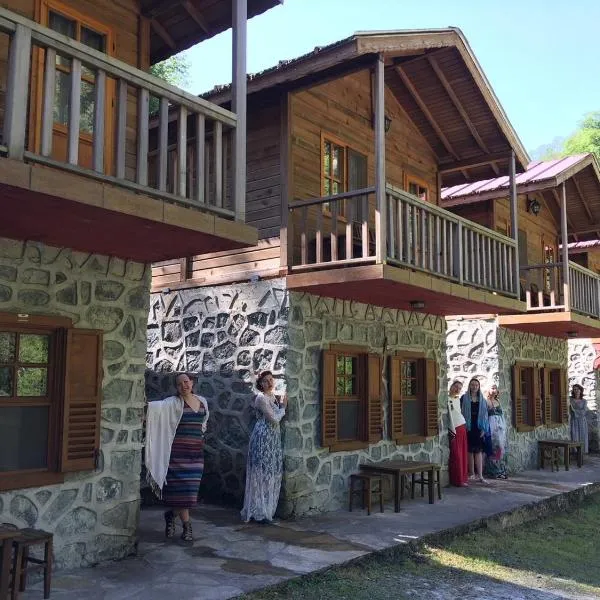 梅楚娜科纳拉里假日公园，位于Kireçlik的酒店