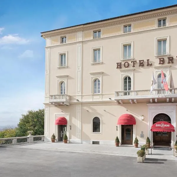 西娜布鲁法尼酒店，位于Colle Umberto的酒店