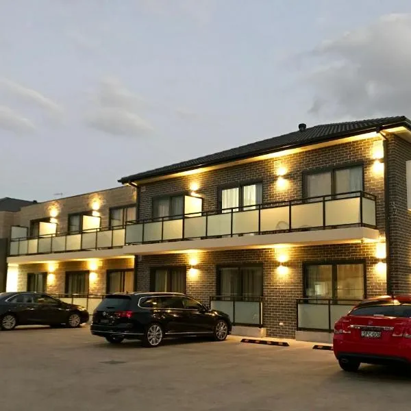 彭里斯高值套房公寓，位于Blaxland的酒店