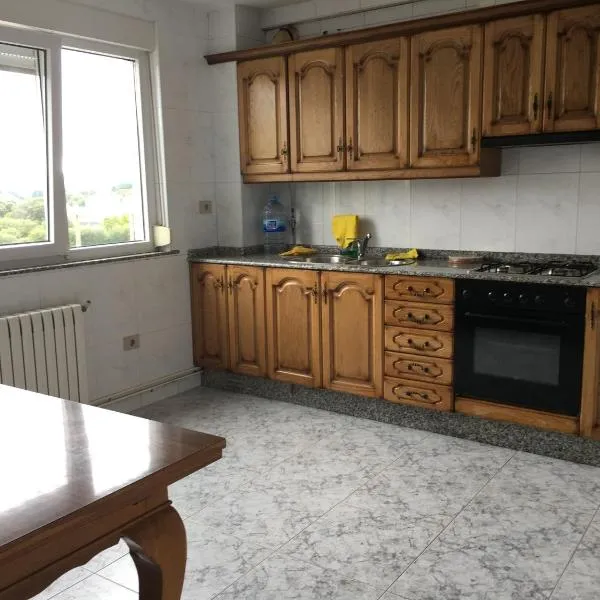 Xabarin Apartment，位于Abadín的酒店