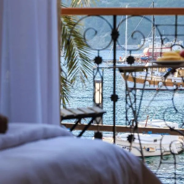 Seafront rooms Koluna，位于科米扎的酒店