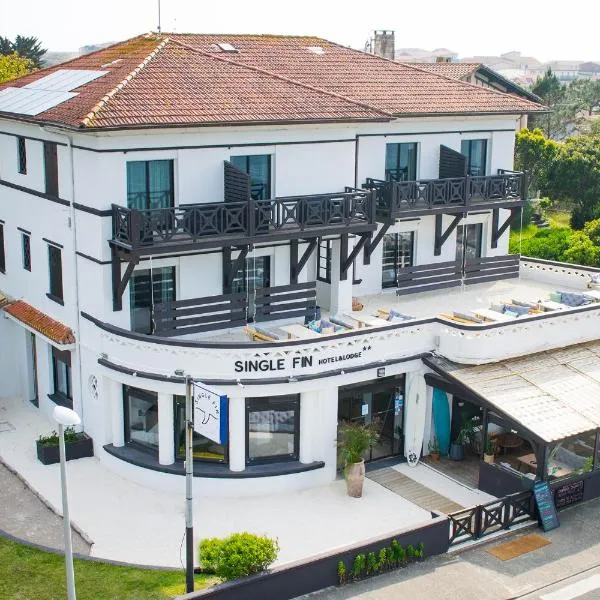 Single Fin Hotel & Lodge，位于米尼赞海滩的酒店
