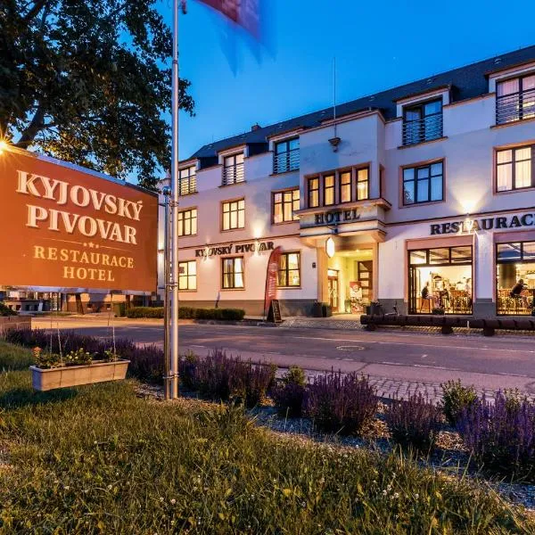 奇尤斯基皮佛法尔酒店- 酒店、餐厅和啤酒Spa，位于Kostelec的酒店
