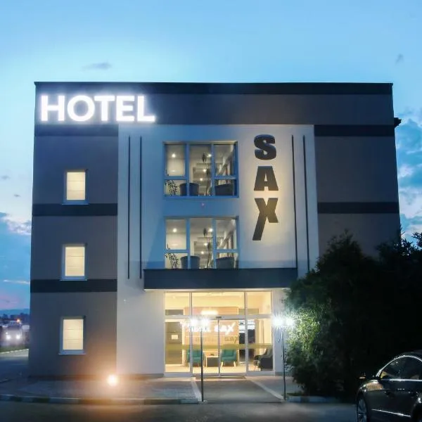 Hotel SAX Gračanica，位于Donji Ljenobud的酒店