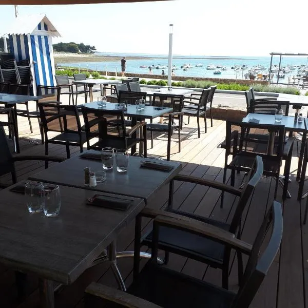Hôtel du Port Bar Restaurant，位于瓦岛的酒店