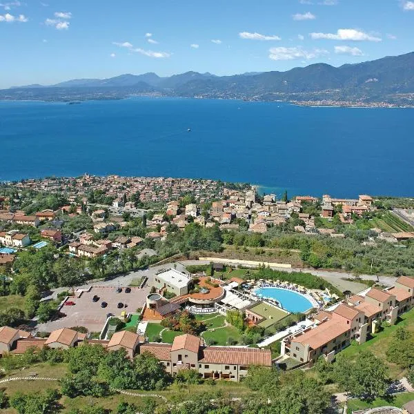 Le Torri Del Garda FamilySPA Resort，位于托里德尔贝纳科的酒店