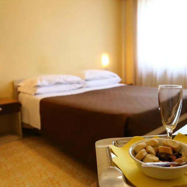 Hotel Sole，位于下诺切拉的酒店