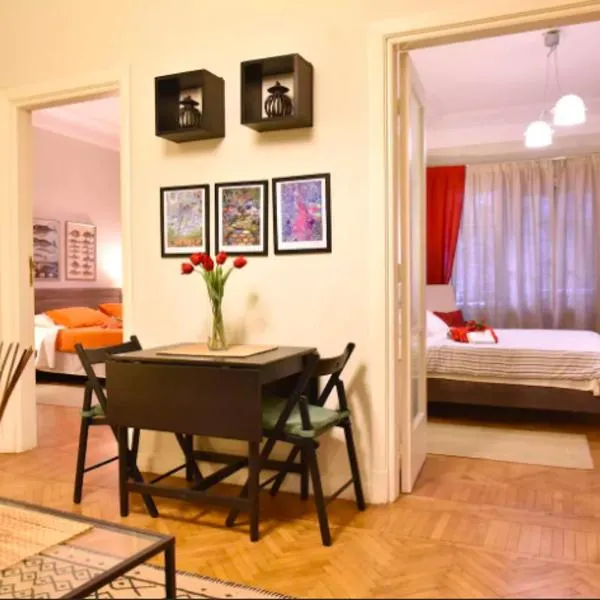 Beautiful, Newly Renovated Flat in Zamalek, Cairo,位于开罗的酒店