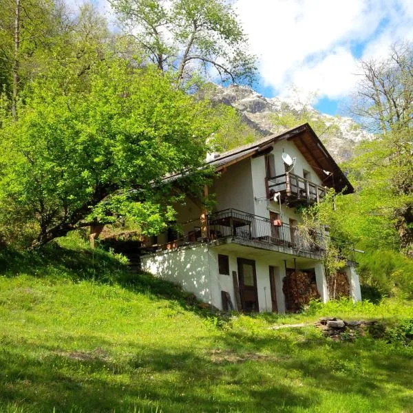 Secret Mountain Retreat Valle Cannobina (for nature Lovers only)，位于Re的酒店