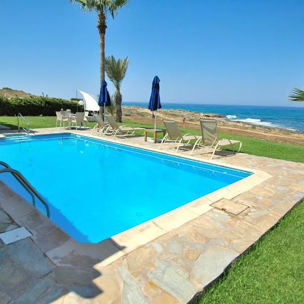 Kymmates Beach Front Villas，位于帕福斯的酒店