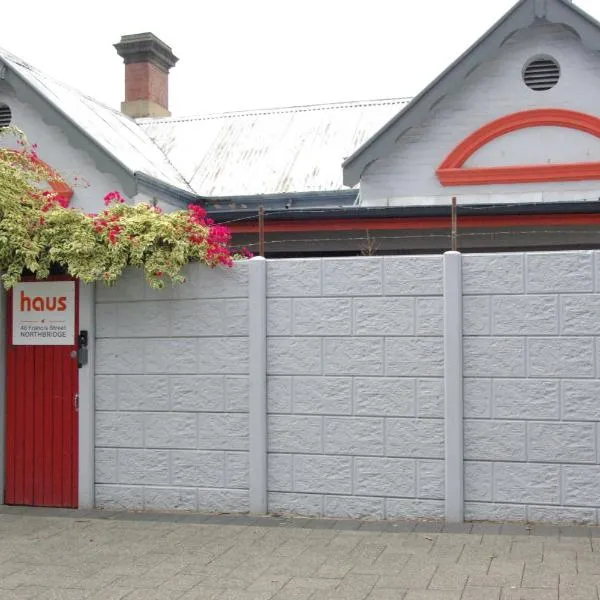 Haus Accommodation - note - Valid passport required to check-in，位于珀斯的酒店