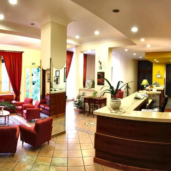 地中海酒店，位于Isnello的酒店