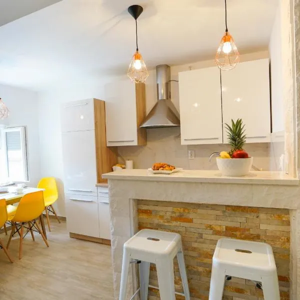 Apartments Aurora，位于扎达尔的酒店