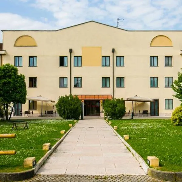 UNA HOTELS Occhiobello，位于奥基奥贝洛的酒店