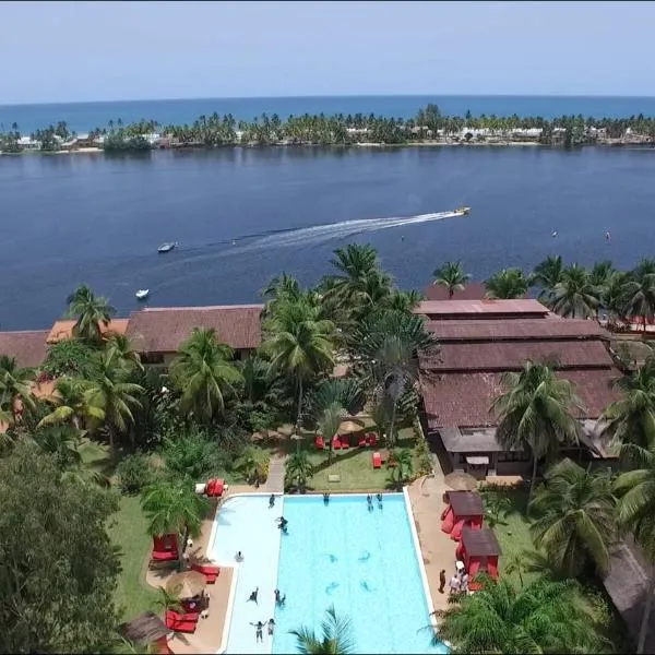 Hotel Coucoue Lodge，位于Bonoua的酒店