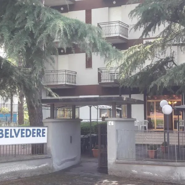 Hotel Belvedere，位于Fiumana的酒店