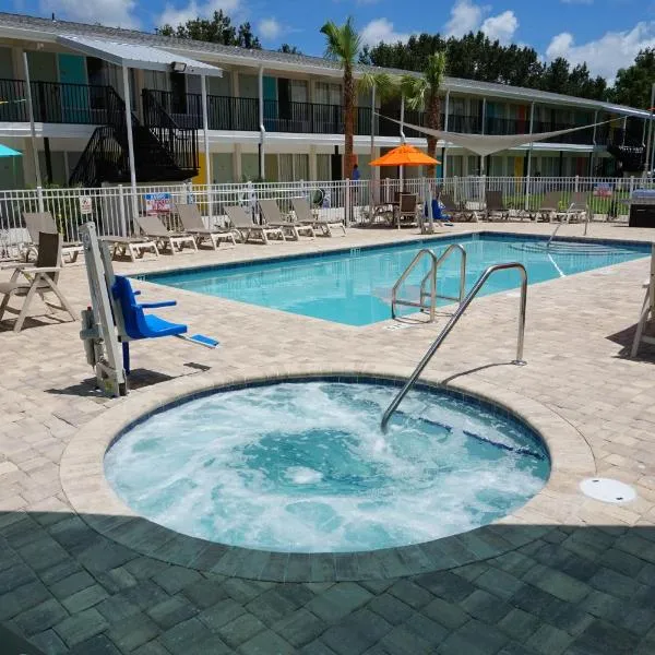 Smart Stay Inn - Saint Augustine，位于Whites Ford的酒店