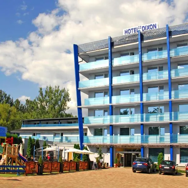Hotel Dixon so vstupom do bazéna a vírivky zdarma - free entrance to pool and jacuzzi included，位于Zvolenské Nemce的酒店