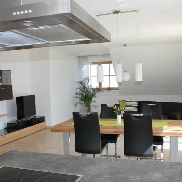 Ferienwohnung Faber mit großem Südbalkon，位于埃兴的酒店
