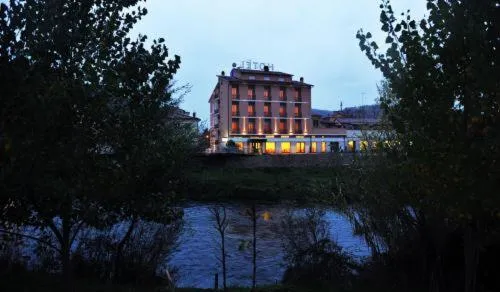 凯沃尔酒店，位于Cantalice的酒店