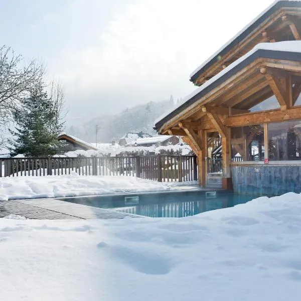 Café-Hôtel Le Morillon, Domaine du Grand Massif-Samoëns，位于莫里永的酒店