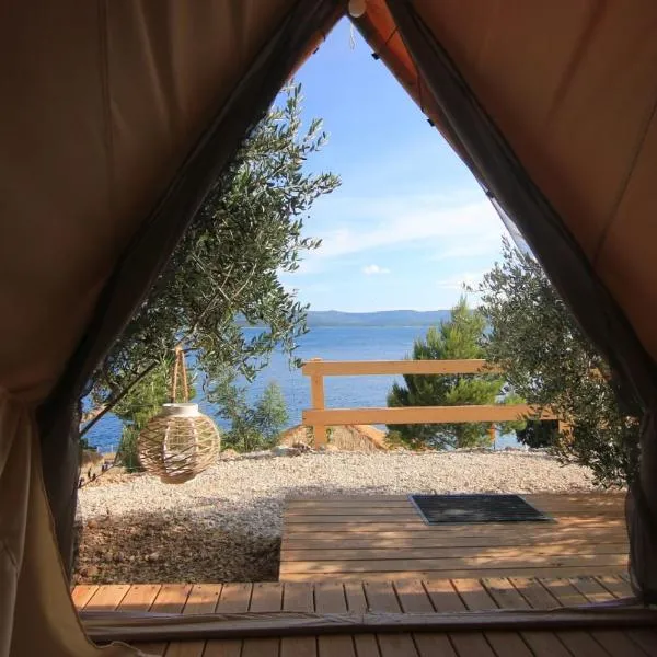 Camping Aloa，位于波尔的酒店