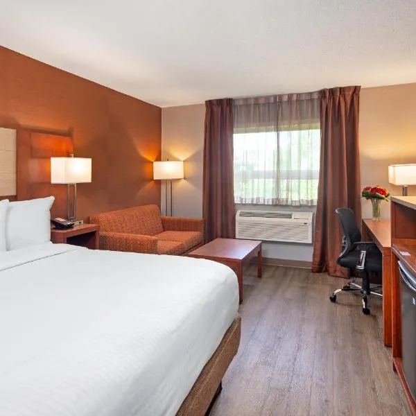 Canadas Best Value Inn-Richmond Hill，位于奥罗拉的酒店