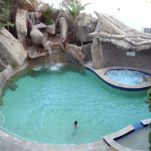 Beachfront Mooloolaba Apartment- 7th Floor in the Landmark Resort，位于穆卢拉巴的酒店