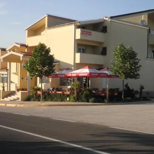 扬科维奇汽车旅馆，位于Donji Muć的酒店