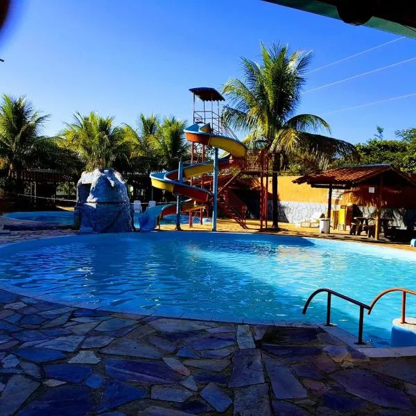 Camping Clube e Pousada Novilha de Ouro，位于卡达斯诺瓦斯的酒店