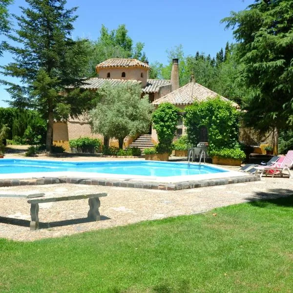 Chalet rural en La Mancha con jardin y piscina privados，位于托梅略索的酒店