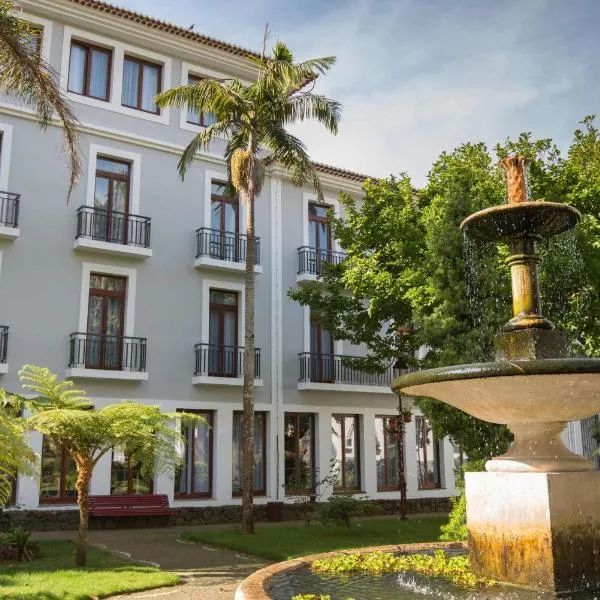 英雄港阿佐里斯花园 - 广场酒店，位于São Bartolomeu的酒店