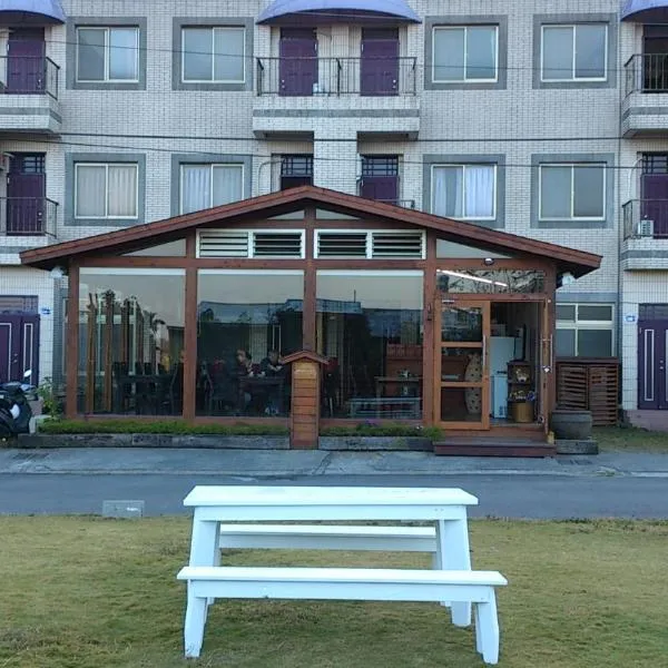 168活水源民宿，位于Dongshi的酒店