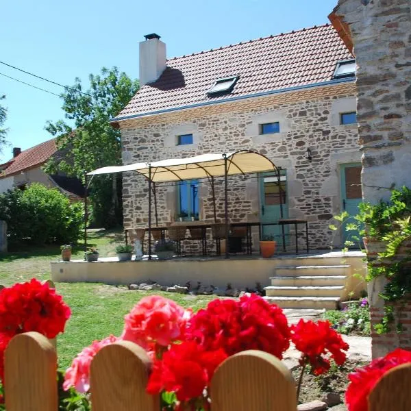 Chambres d'Hôtes Maison Balady，位于Charroux-dʼAllier的酒店