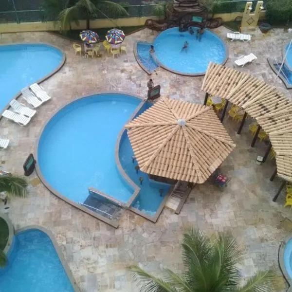 1307 APARTAMENTO 2 QUARTOS com banheira de hidromassagem privativa , bebidas liberadas nas piscinas , e com internet banda larga，位于卡达斯诺瓦斯的酒店