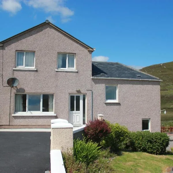 73 Westend, Balallan, Isle of Lewis，位于Balallan的酒店