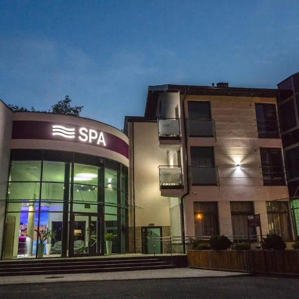 Hotel Oskar Business & Spa，位于Sobieszyn的酒店