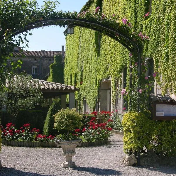 Logis Hôtel Restaurant Les Norias，位于Cazilhac的酒店