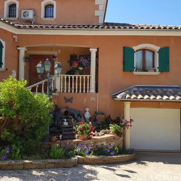 Casa das Oliveiras，位于Sainte-Anastasie-sur-Issole的酒店