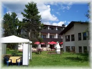 Hotel Im Kräutergarten，位于Großbreitenbach的酒店