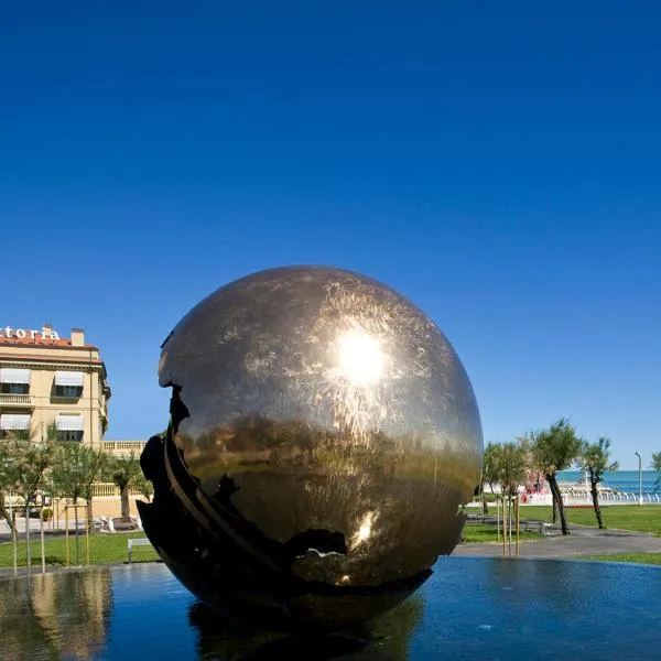 维托瑞亚酒店，位于佩萨罗的酒店