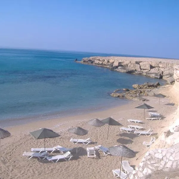 Theresa Hotel at Karpaz Peninsula，位于Ayia Trias的酒店