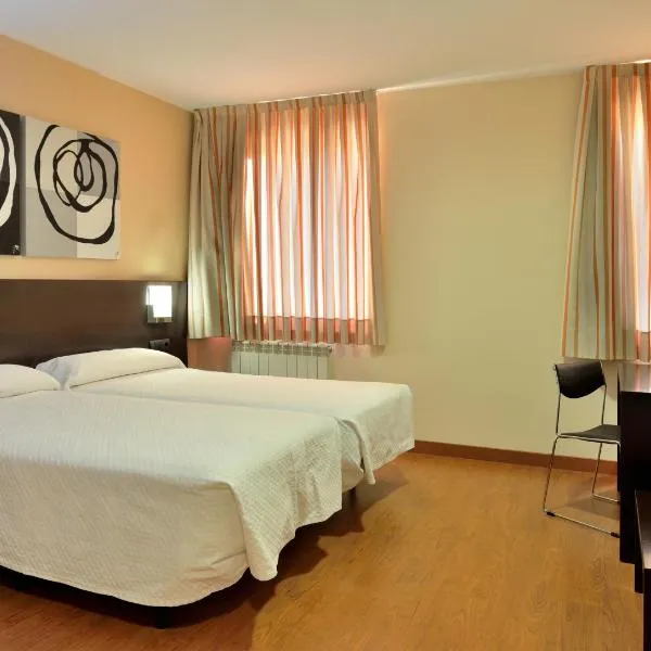 厄尔巴索恩荣索酒店，位于Santa Elena de Jamuz的酒店