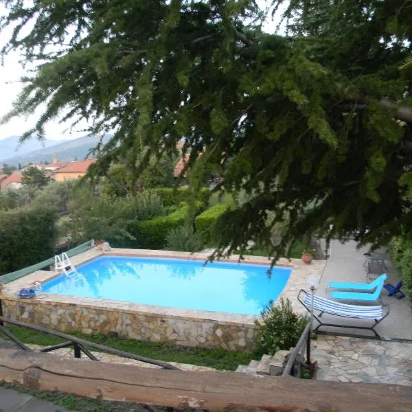 La Dolce Vita Country House with pool - Solicchiata，位于卡迪里翁西塞尔的酒店