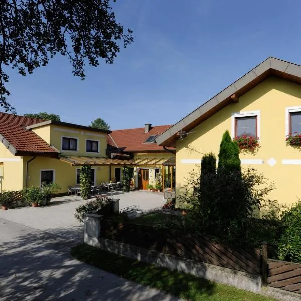 Privatzimmer und Ferienwohnungen Leeb，位于Niederndorf的酒店