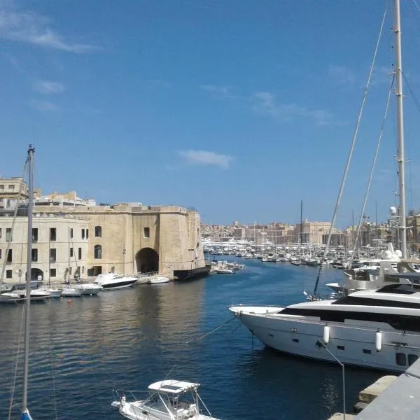 townhouse cospicua , ( 3 cities-valletta ) ferry，位于科斯皮夸的酒店