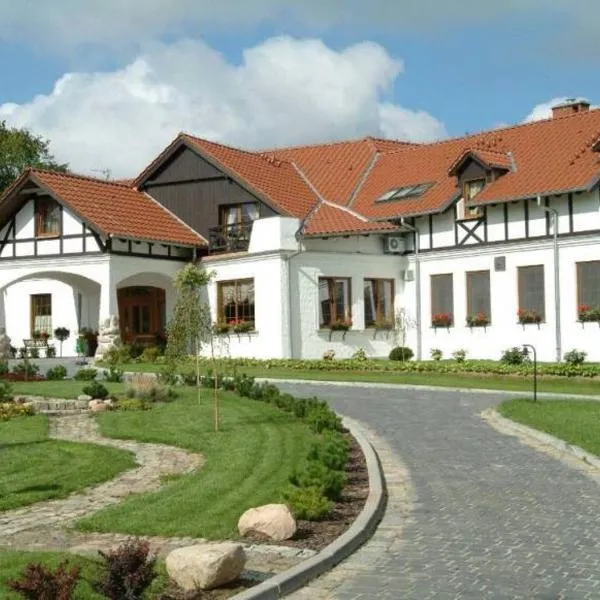 Dworek nad Regą，位于Karcino的酒店