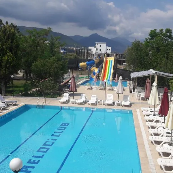 美乐蒂俱乐部公寓，位于Ağaçlı的酒店