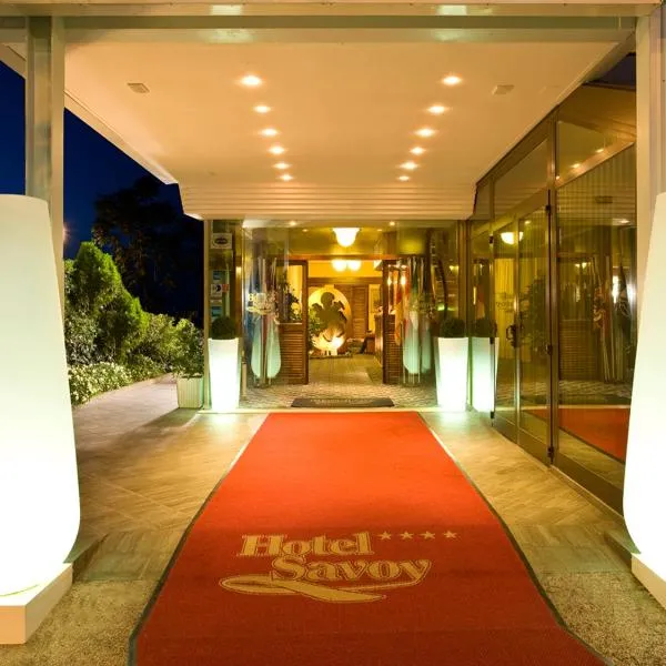 萨伏依酒店，位于佩萨罗的酒店