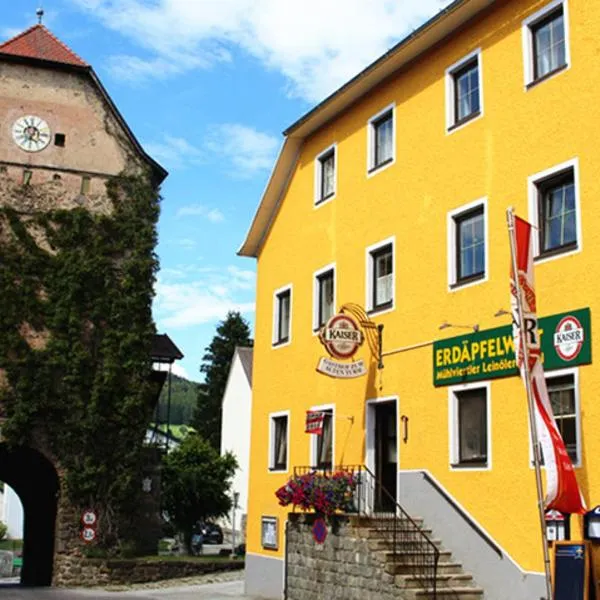 Gasthof 'Zum alten Turm'，位于Haslach an der Mühl的酒店